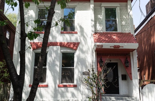 Shelby Park House | 4Br Beautifully remodeled historic Victorian home.