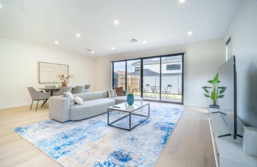 Ashburton House | 4BR Brand new Townhouse in Ashburton Shopping Golf