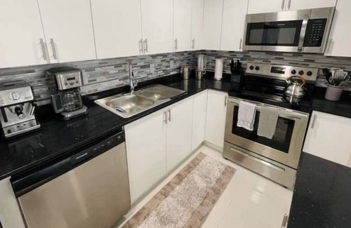 Princeton House | 4BR by MIA F1 GP Key West Beaches Luxury Getaway Nature