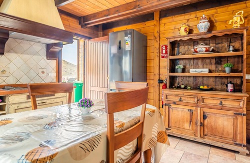Candelaria Ski Chalet | 4BR Candelaria Wooden House -Pool, Views & Parking