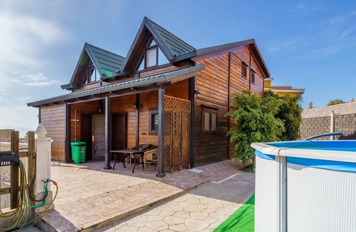Candelaria Ski Chalet | 4BR Candelaria Wooden House -Pool, Views & Parking