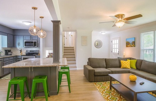 Charlotte Apartment | 4BR Charlotte Escape|Patio-BBQ Grill-Pet-Friendly