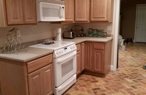 Gautier House | 4br Coastal Waterfront . Sleeps 12 . Dock & Firepit