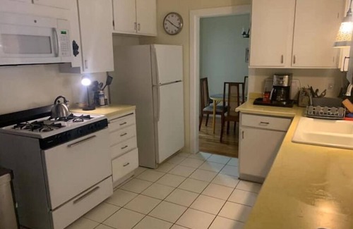 Jefferson Park House | 4BR compound with 2 houses and POOL near UA, downtown, good restaurants.