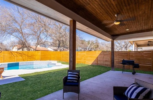 Universal City House | 4BR Cozy Luxury Home with Private Pool by Randolf