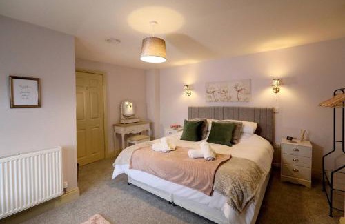 Norwich House | 4br Elegant Stay Golden Triangle Parking