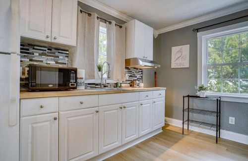 Vero Beach House | 4BR Family Getaway |Game Room| 2mi to Wabaso Beach