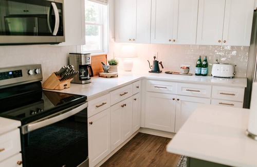 Athens House | 4BR Game Day Getaway by MHM Luxury Properties
