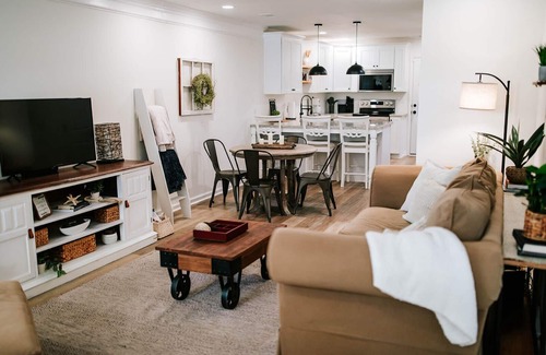 Athens House | 4BR Game Day Retreat by MHM Luxury Properties