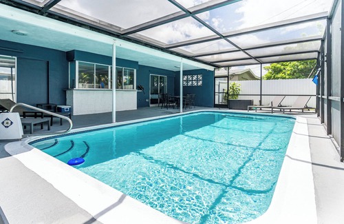 Miramar House | 4BR Getaway + Pool + Game Room, 18-mins to Oceann