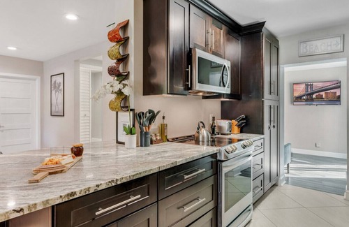 Pompano Beach House | 4BR Getaway w/Private Pool~Game Room~Outdoor Bar