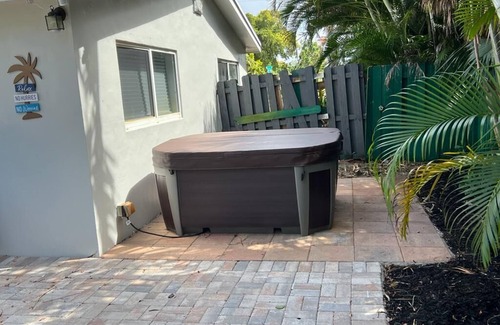 North Andrews Gardens House | 4BR Home, Hot Tub, Near Beach & Wilton Manors