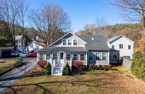 Diamond Point House | 4BR Home W/Bar!