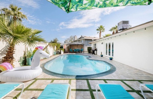 Pointe Scottsdale House | 4BR home w/heated pool & lounge chair!