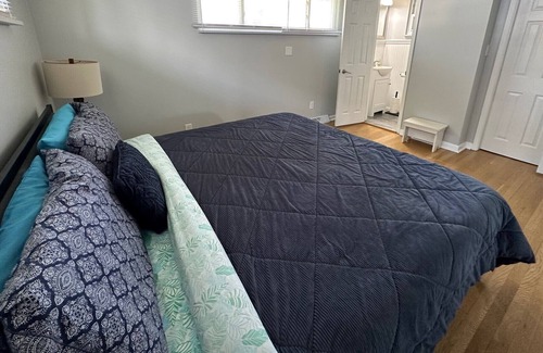 Huron House | 4BR Home walking distance to Nickel Plate Beach