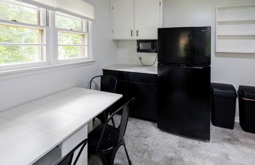 Charlottesville House | 4BR Home with Backyard, Laundry, Parking: Long Stays Near Hospital & Downtown