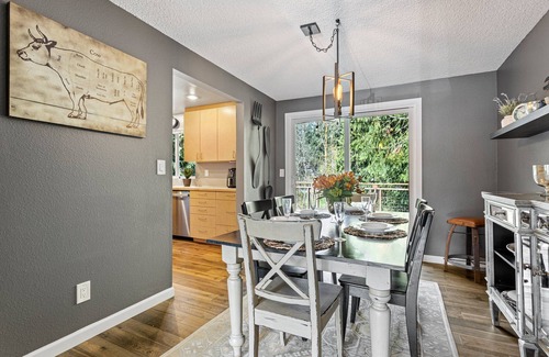 Cottage Lake House | 4BR House nestled near Woodinville Wine Country