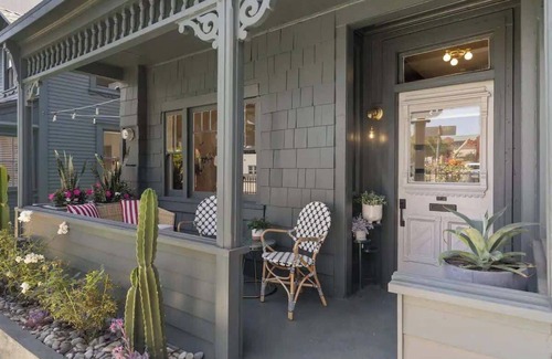 Little Italy House | 4BR in Little Italy - Sleeps 10: Walk to Dining & Fun!