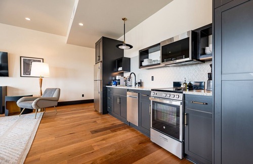 Central Business District Hotel | 4BR Incredible Group Penthouse + Private Patio | The Mayfair