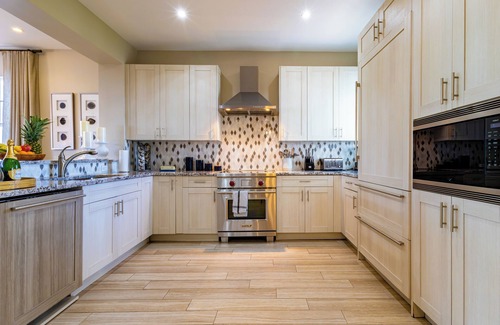 Rock Harbor Villa | 4BR Key Largo Stay – Pool, Parking + Beach Club