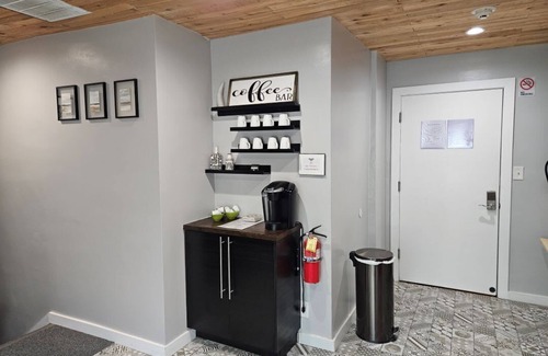 Barths Apartment | 4BR King Basecamp | Rooftop | Red Rocks & Denver Fun