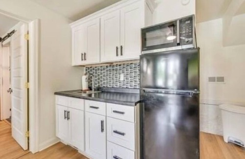 Mount Vernon House | 4BR+Lake Access+ Fire Pit+Pet Friendly&Heated Pool with Fee+60 Min to Keenland