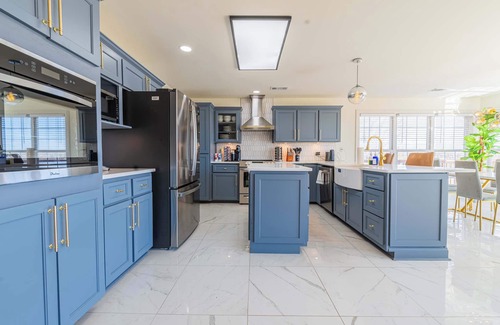 Eufaula House | 4BR Lakeview Game Room Hot Tub Fire Pit & Grill