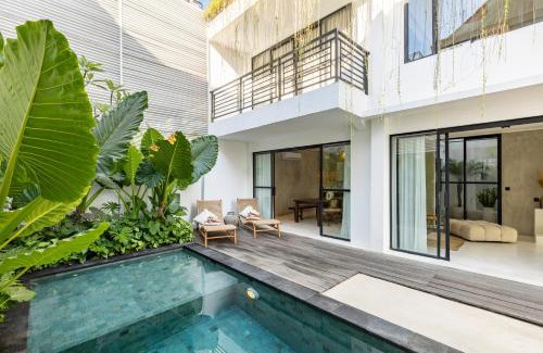 Berawa Villa | 4BR Luxe Pool Villa-canggu near Finns-Wifi,Parking