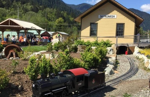 Skykomish Cabin | 4BR Mountain Getaway: Ideal for Skiing, Hiking, & Relaxing