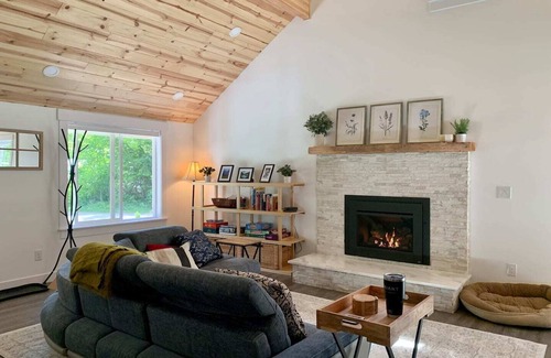 Skykomish Cabin | 4BR Mountain Getaway: Ideal for Skiing, Hiking, & Relaxing