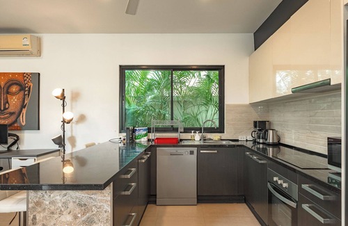 Rawai Apartment | 4Br Near Pier Private Pool & Garden V246