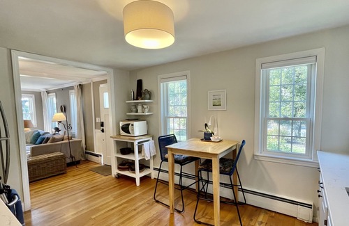 Newbury House | 4BR near Plum Island & Newburyport, sleeps 8