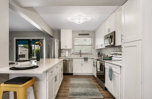 Palm Springs House | 4BR Oasis w/Heated Pool, Near I-95 + Free Coffee!nn