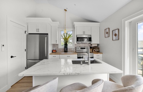Seaview House | 4BR Ocean Beach Luxury Getaway with Plunge Pool