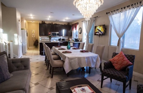 Sunrise Manor House | 4Br Perfect 3,000 SqFt HOUSE 5st