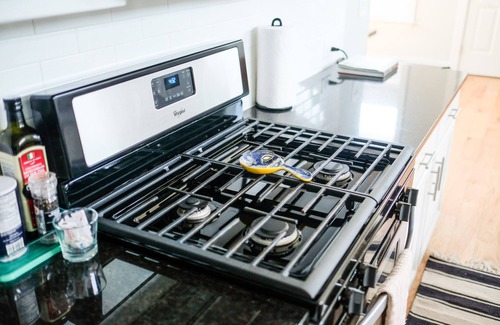 Montopolis House | ★ 4BR ★ Private Patio + Garden ★ Near Downtown & ✈