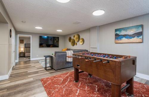 Dupont House | 4br Retreat W Hot Tub & Fire Pit
