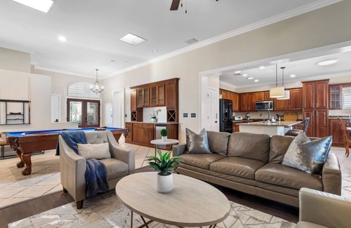 McCullough Hills House | 4BR Retreat w/Pool and BBQ