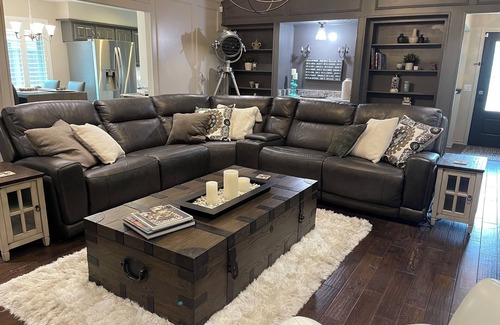 Richardson House | 4BR Sleeps 10/ 2.5 baths w/Pool, Grill, Air Hockey