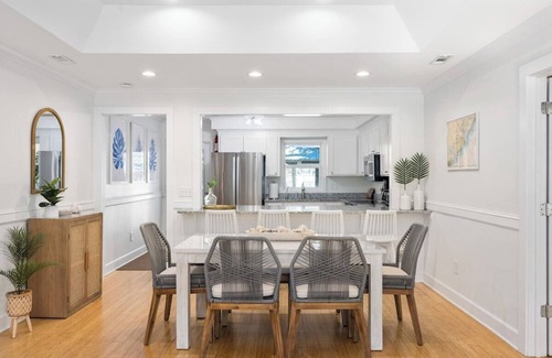 Edisto Island House | 4br - Sleeps 11 - 2 min walk to the beach!