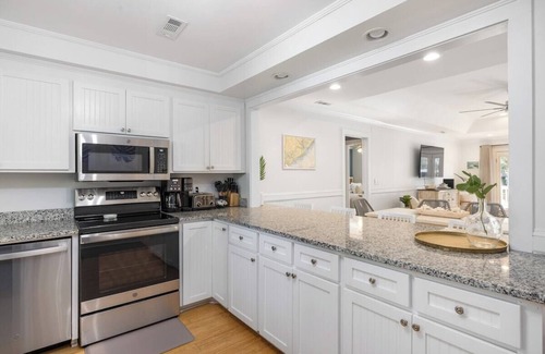 Edisto Island House | 4br - Sleeps 11 - 2 min walk to the beach!