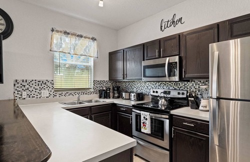 Regal Palms House | 4BR Sleeps 8 Pool Games & More!