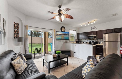 Regal Palms House | 4BR Sleeps 8 Pool Games & More!