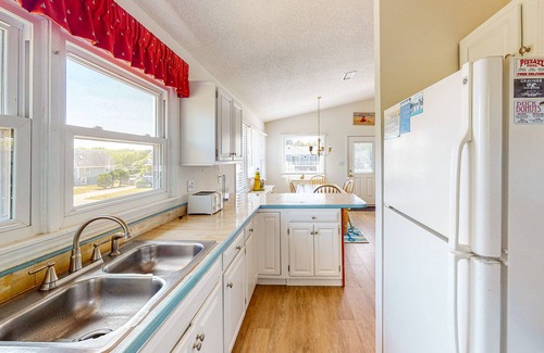 Duck House | 4BR Soundview | Deck | Washer/Dryer