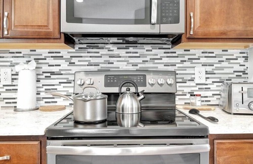 Tempe House | 4BR Tempe Home w/Pool Heating Option Available!
