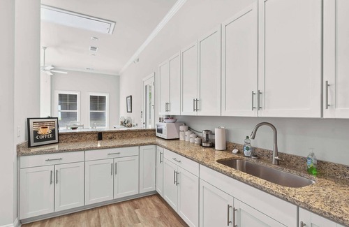 Ocean Isle Beach House | 4BR Townhouse with Golf View in Ocean Isle Beach