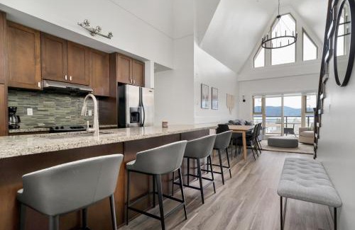 Harrison Hot Springs Apartment | 4BR Unit In The Heart Of Harrison