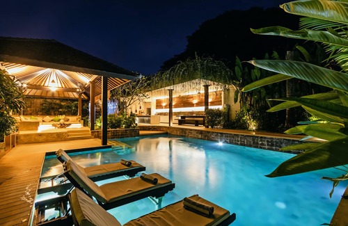 Central Seminyak Villa | 4BR Villa Besok