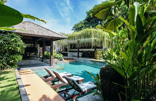 Central Seminyak Villa | 4BR Villa Besok