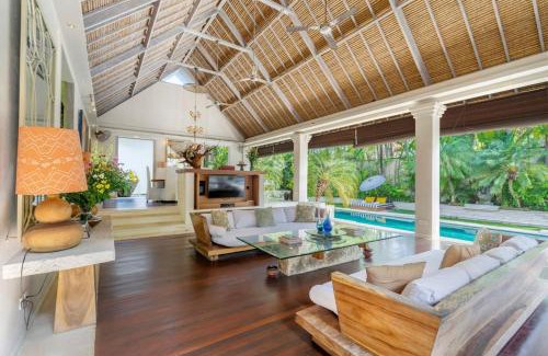 Laksmana Villa | 4BR Villa with Large Pool at Seminyak Beach